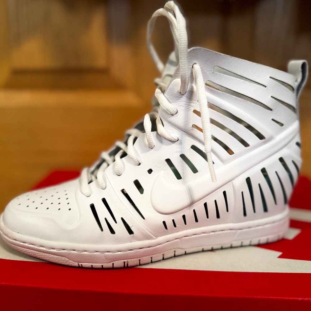 Nike Dunk Sky Hi 2.0 Womens joli White cutout High-Top Sneakers size 8